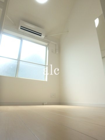 杉並区和泉２丁目のアパートの居間・リビング|※同シリーズ写真