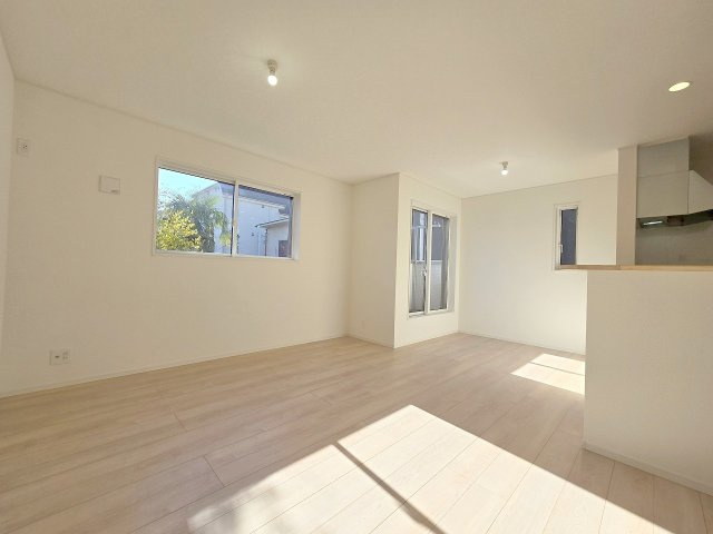 八王子市大和田町7丁目　全２棟の居間・リビング