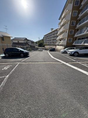 【駐車場】 | ホワイトキャッスル上の原A1棟 | 【頭金0円、フルローン可能です♪】お支払期間も50年までOK。ピッタリな資金計画をご提案しますので、一緒に計画を建てて行きましょう♪複数の銀行からピッタリなパートナーをお探しします。