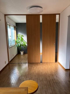 【居間・リビング】 | さくらコンフォルト | 参考写真（家具・観葉植物は付帯しません）