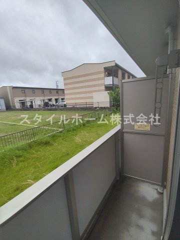 プール・トゥジュールのバルコニー|別部屋写真です。