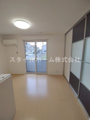 プール・トゥジュールの寝室|別部屋写真です。