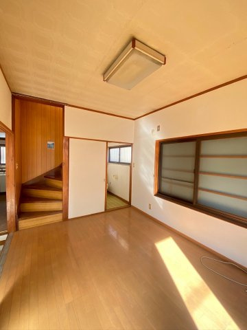 東松山市東平中古戸建　～車庫あり～駐車2台可～室内状態良好！の居間・リビング