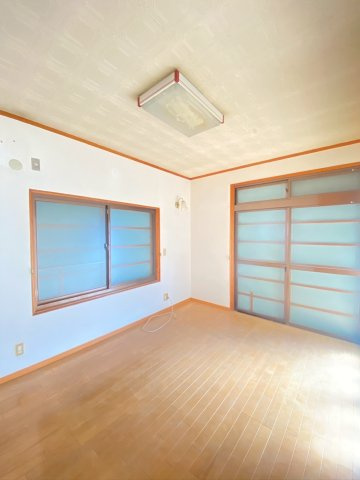 東松山市東平中古戸建　～車庫あり～駐車2台可～室内状態良好！の洋室