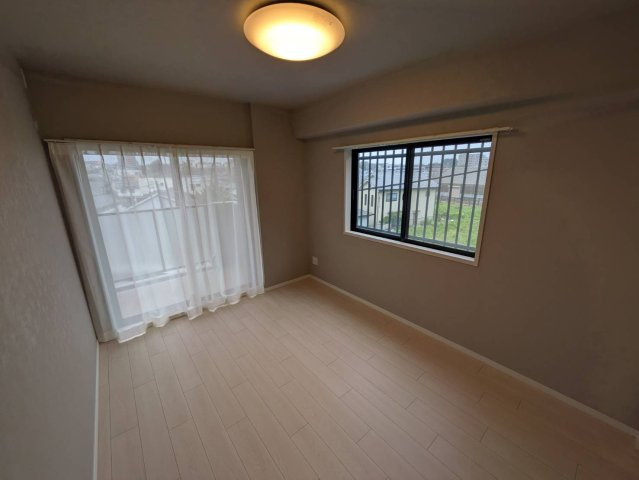 レーベンハイム和光ヒルズ弐番館の洋室