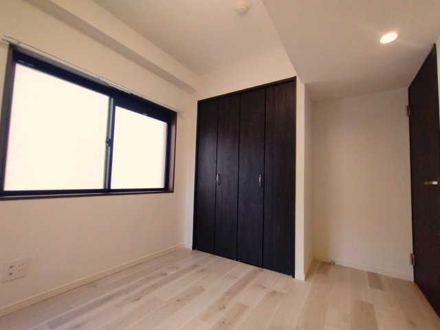 ワイズユウラク西所沢の洋室