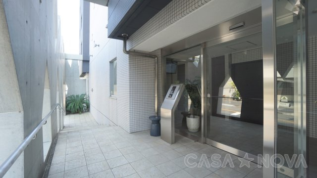 セイザンコート(SEIZAN COURT)のエントランス|毎日通るエントランスはこのようになっています