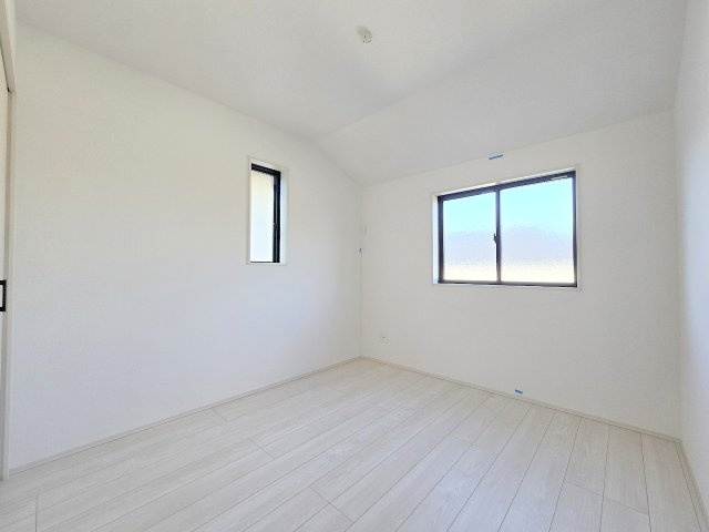 八王子市大和田町7丁目　全1棟の洋室