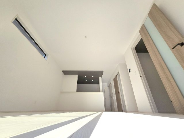 八王子市大和田町7丁目　全1棟の居間・リビング