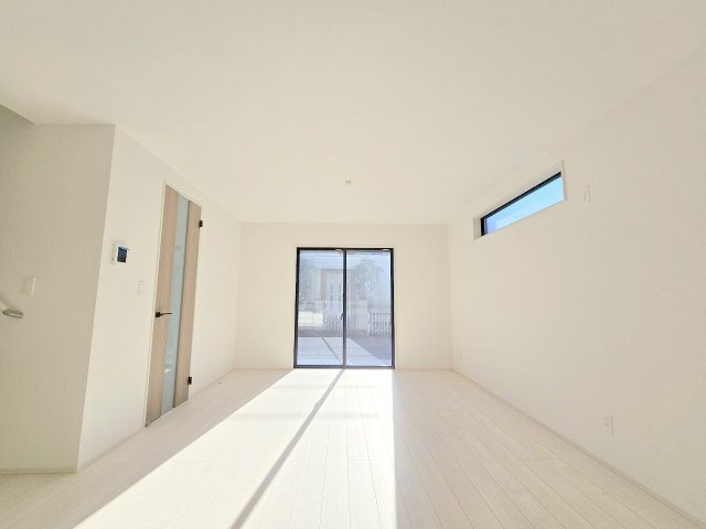 八王子市大和田町7丁目　全1棟の居間・リビング