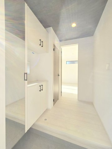 八王子市大和田町7丁目　全1棟の玄関