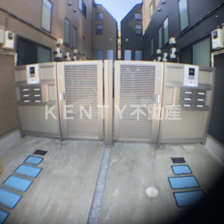 【エントランス】 | 建物の内部です