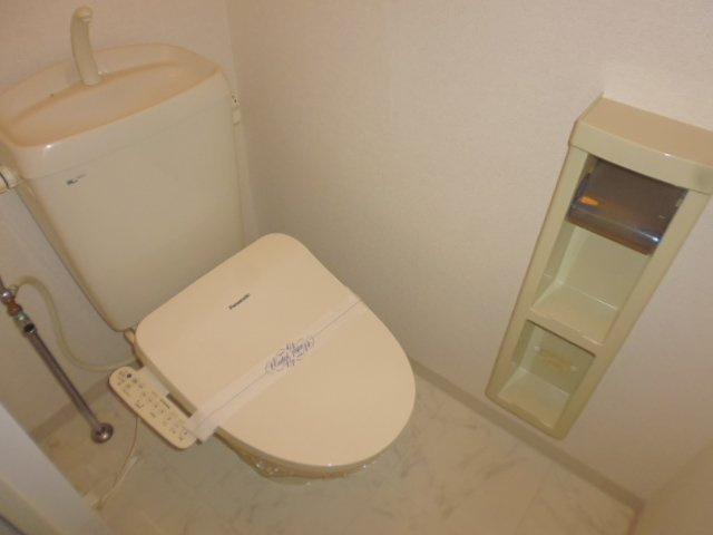ディアエスタＢのトイレ|温水洗浄便座