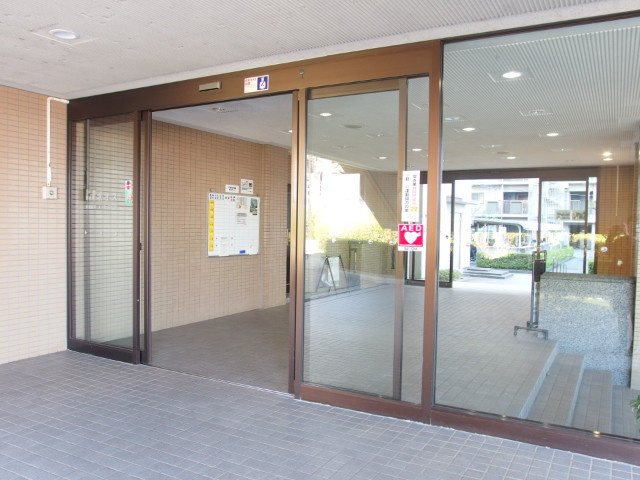 ネオシティ岡崎参番館　318のエントランス