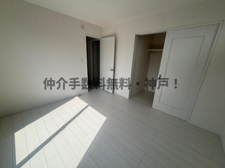 【洋室】 | 神戸市西区桜が丘東町4丁目　新築戸建　仲介手数料無料！ | ゆったりした洋室です