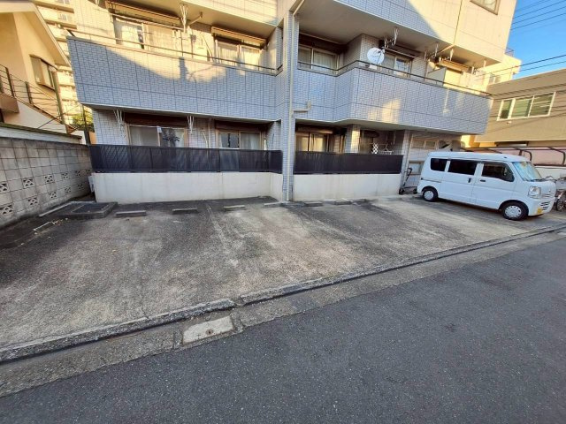 エスパシオ２１の駐車場