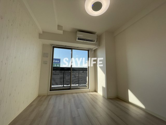 プレサンスOSAKA東中本エシデルの居間・リビング