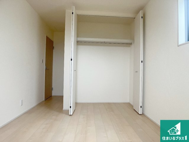 加東市多井田　第3期　新築一戸建ての洋室|シンプルな洋室は、自分好みのインテリアが楽しめます♪ご家族とインテリアや家具を選びに行くのは新築購入時の醍醐味の一つです。ぜひお楽しみください♪