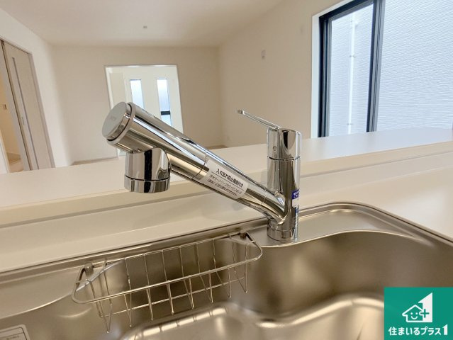 加東市多井田　第3期　新築一戸建ての設備|浄水器を内蔵！炊飯時、お茶を作る時に安心してお水を使えます！お湯と冷水、浄水と原水、シャワーの切替えもワンタッチです！