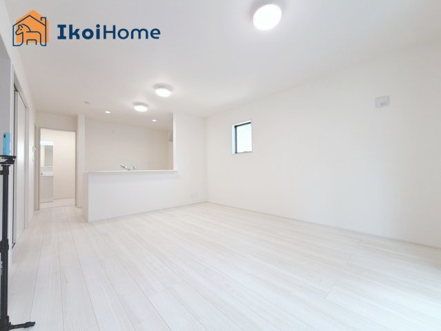 明石市貴崎4丁目　4期　1号棟　新築戸建の居間・リビング|【ホームページに現地動画掲載中】●年中無休：当日予約可●LDK15帖になります。2面採光！