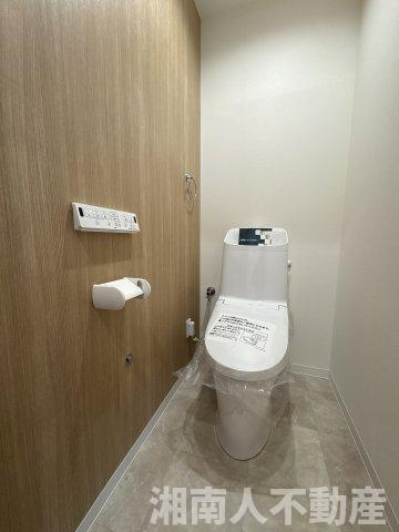 茅ヶ崎市浜之郷の中古一戸建のトイレ|清潔感のあるトイレです