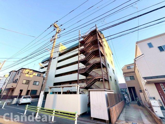 金町コーポB棟の外観|ドキドキの新生活も、安心してスタート。ぴったりの住まいを見つけませんか？クランディアが一緒に住まい選びをサポートします‼　まずは、お気軽にお問合せください　＃クランディア