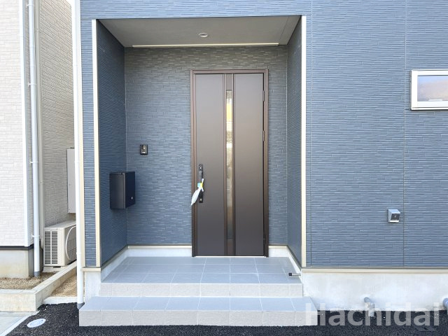 刈谷市小垣江町第８　［4号棟］のエントランス