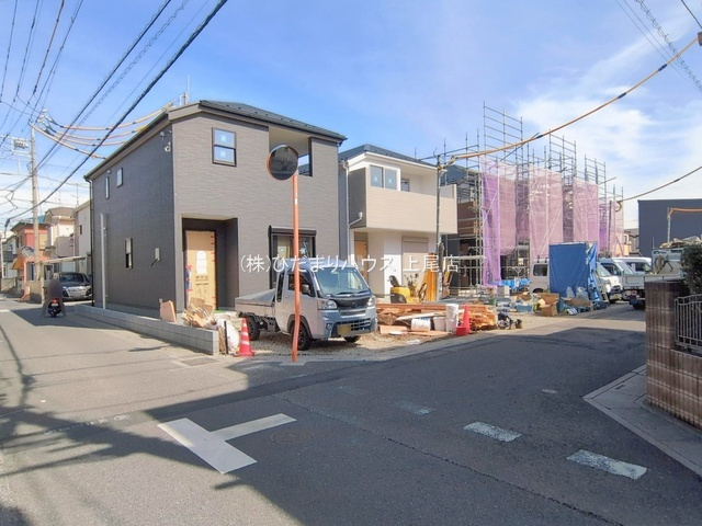 西区佐知川第2　新築戸建　リーブル01の前面道路含む現地写真