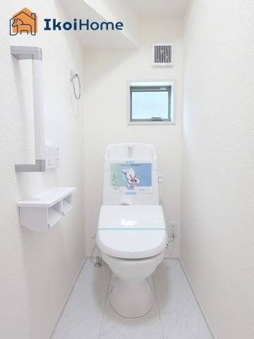 明石市貴崎4丁目　4期　2号棟　新築戸建のトイレ|【ホームページに現地動画掲載中】●年中無休：当日予約可●1階・2階ウォッシュレット付のお手洗いです