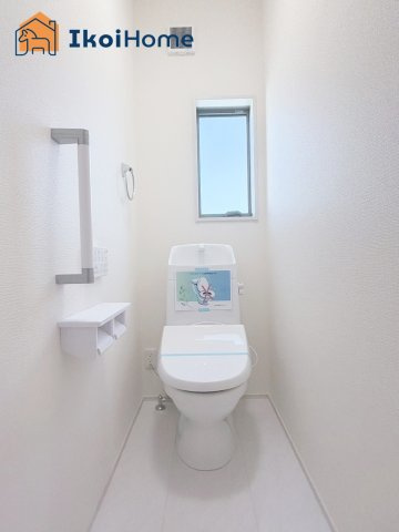 明石市貴崎4丁目　4期　2号棟　新築戸建のトイレ|【ホームページに現地動画掲載中】●年中無休：当日予約可●トイレが2か所あるので夜中も楽ちん。