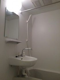 メゾン・ド・クレヴィア南小岩の洗面所