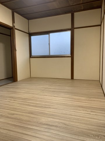 朝霧台 戸建の洋室