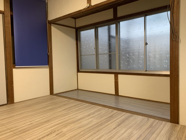 朝霧台 戸建の洋室