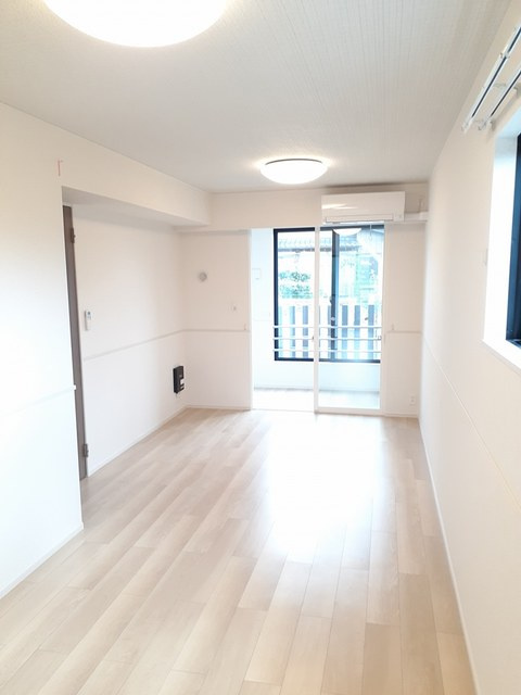 メゾン・フォーリストＢの居間・リビング