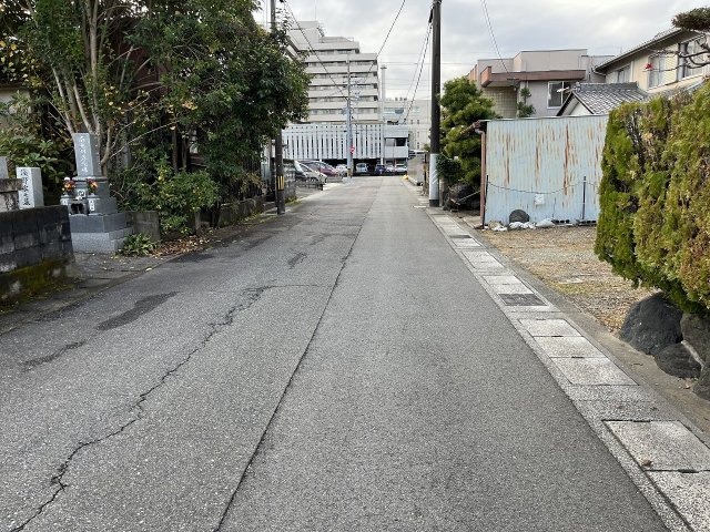 土地　香取町1丁目の前面道路含む現地写真