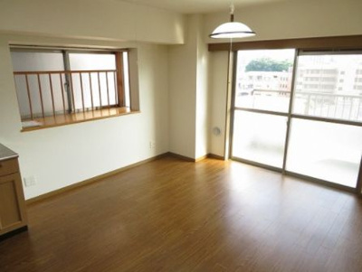 【居間・リビング】 | グランドフェニックス | リビングです