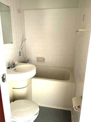【浴室】 | マンション　ロワジール伊豆一碧壱番館　Bタイプ | お風呂、トイレ一体型になります。