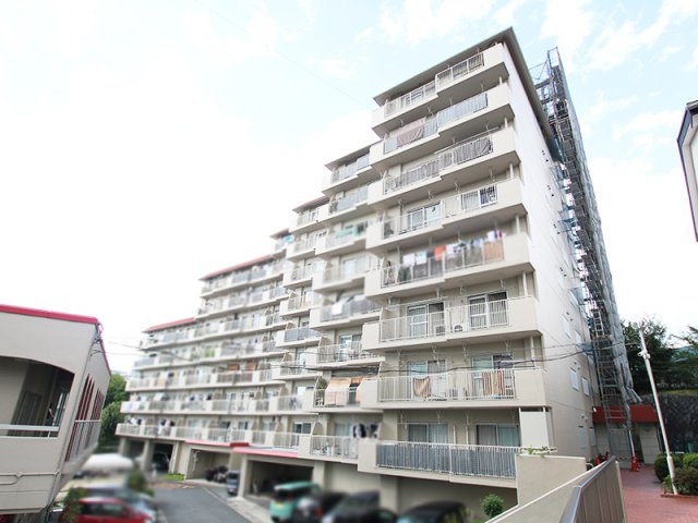 プレジデント箕面B棟の外観