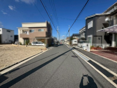 【前面道路含む現地写真】 | 南野田　新築分譲住宅　全４区画 | 【浴室暖房乾燥機付いてますよ♪】一坪以上の浴室でのびのび一日の疲れを癒して下さいね！浴室に窓が付いているので、換気ができて湿気やカビ防止になりますよ♪