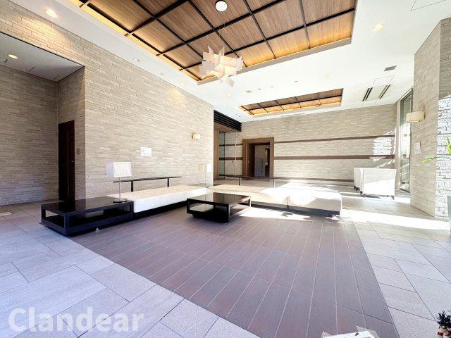 シャリエ小台リバーフォートのロビー|ドキドキの新生活も、安心してスタート。ぴったりの住まいを見つけませんか？クランディアが一緒に住まい選びをサポートします‼　まずは、お気軽にお問合せください　＃クランディア