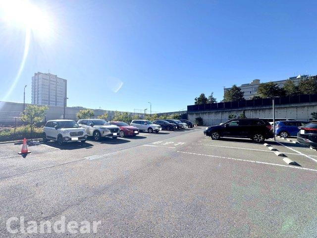 シャリエ小台リバーフォートの駐車場|ドキドキの新生活も、安心してスタート。ぴったりの住まいを見つけませんか？クランディアが一緒に住まい選びをサポートします‼　まずは、お気軽にお問合せください　＃クランディア