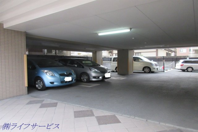 【駐車場】 | リーガル塚本第６ | 駐車場
