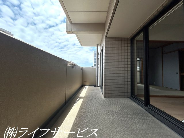 【バルコニー】 | リーガル塚本第６ | 東南向きのバルコニーにつき陽当り良好！