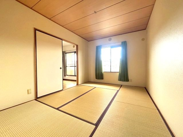 聖ソレアードA棟の和室