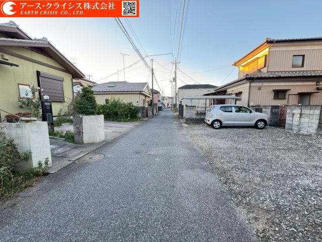 【前面道路含む現地写真】 | 柏市関場町1期　全2区画 | お気に入りのハウスメーカーや工務店で建築可能。デザインも間取も自由に決められるので、「自分たちらしい暮らし」を実現できます。日常に便利さと穏やかさを兼ね備えてた、立地はいかがでしょうか。