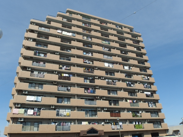 ライオンズマンション西岡崎の外観
