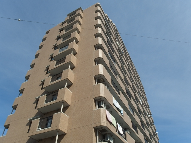 ライオンズマンション西岡崎の外観