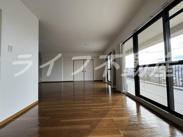 レジェーロ永和の居間・リビング|ゆったり過ごせるリビングです