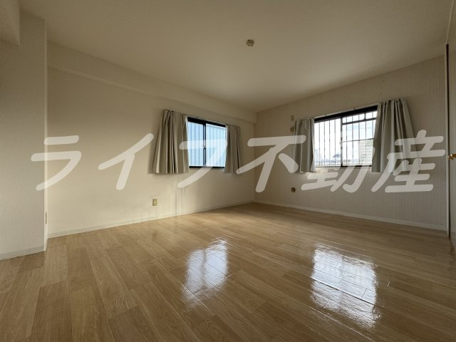 レジェーロ永和の洋室|個人の部屋や寝室として使える洋室です