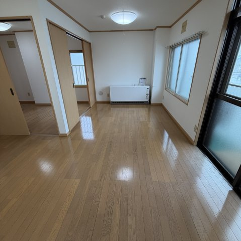 田中ビルの居間・リビング